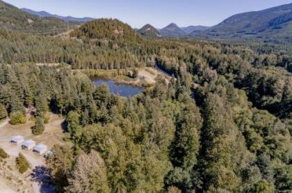 6 Cabins on Snoqualmie Pass