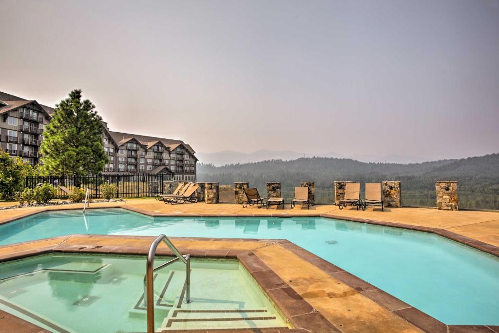 Chic Cle Elum Resort Condo with Pool and Views! - main image