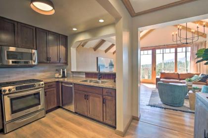 Chic Cle Elum Resort Condo with Pool and Views! - image 11