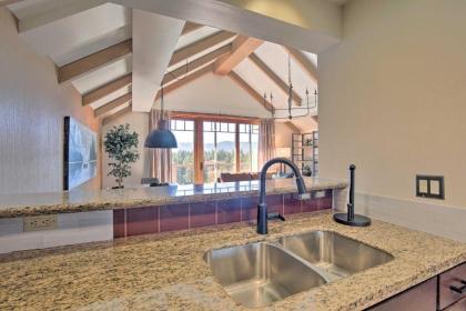 Chic Cle Elum Resort Condo with Pool and Views! - image 15