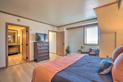 Chic Cle Elum Resort Condo with Pool and Views! - image 18