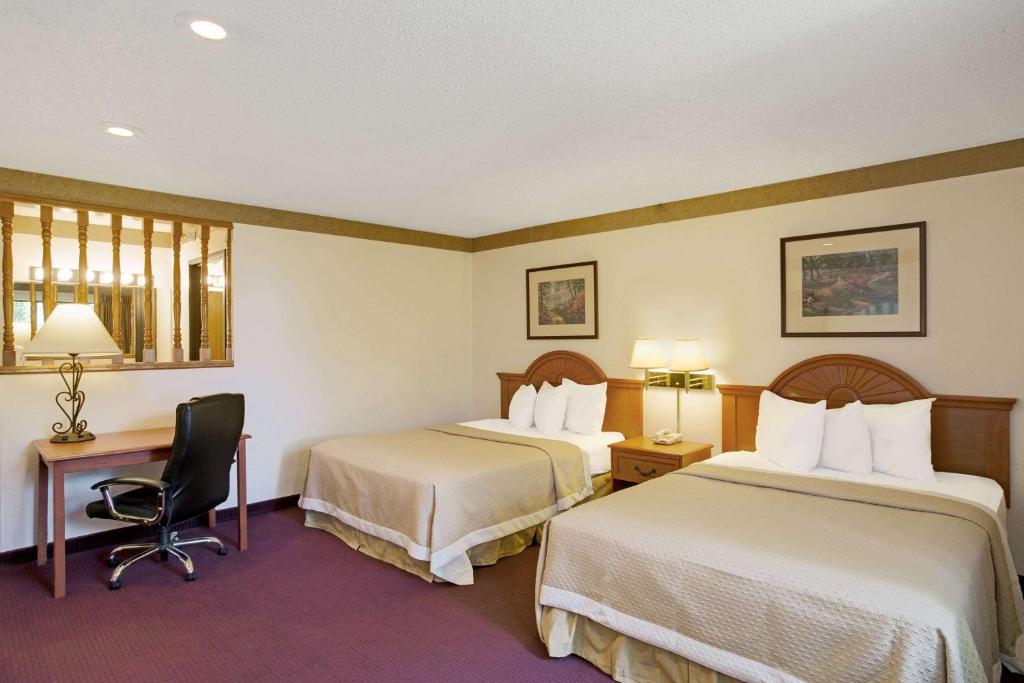 Days Inn by Wyndham Clearfield - image 3