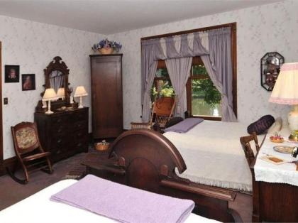 Victorian Loft Bed and Breakfast - image 4