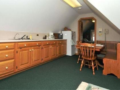 Victorian Loft Bed and Breakfast - image 9