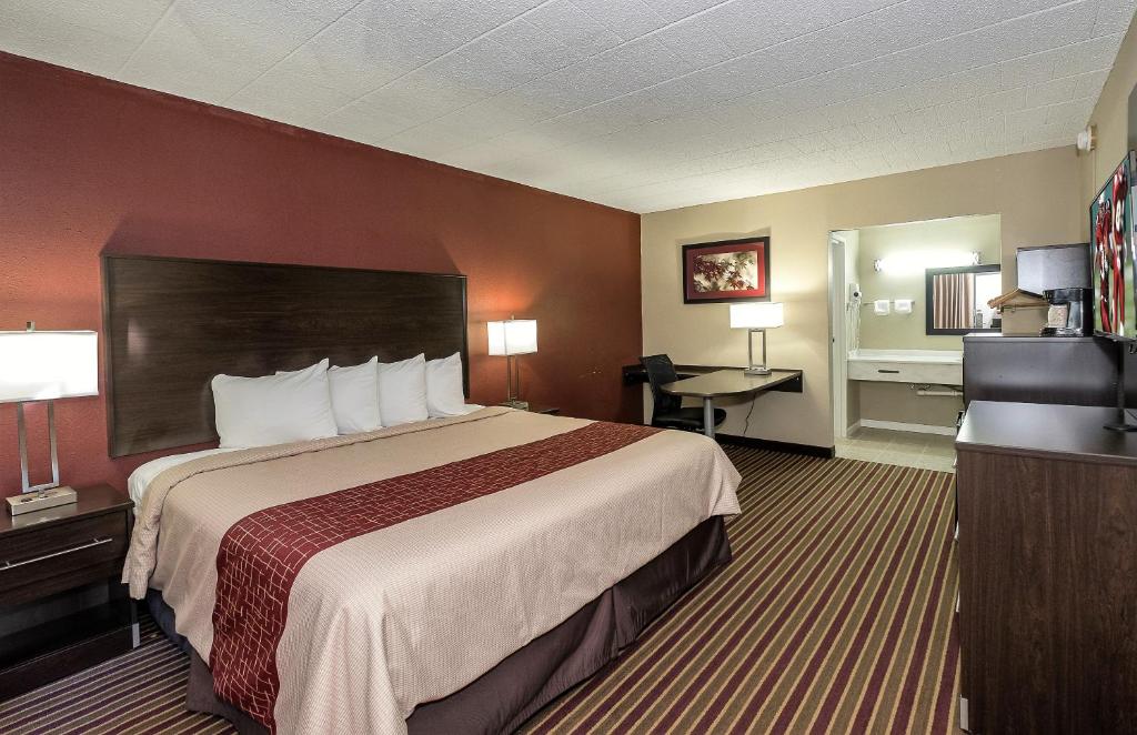 Red Roof Inn Clearfield - main image