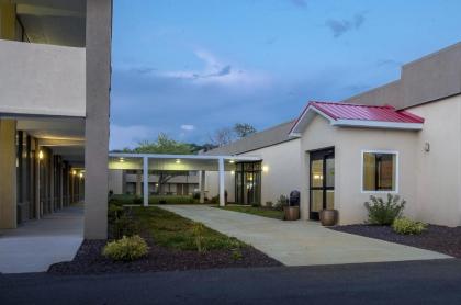 Red Roof Inn Clearfield - image 5