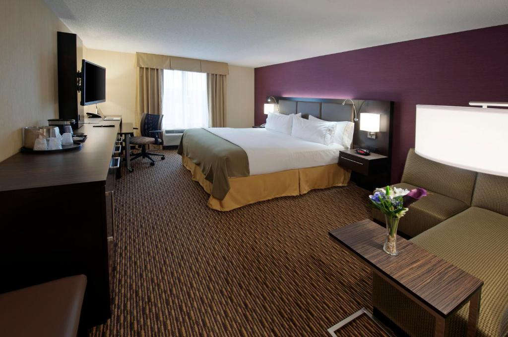 Holiday Inn Express Hotel & Suites Clearfield an IHG Hotel - image 3