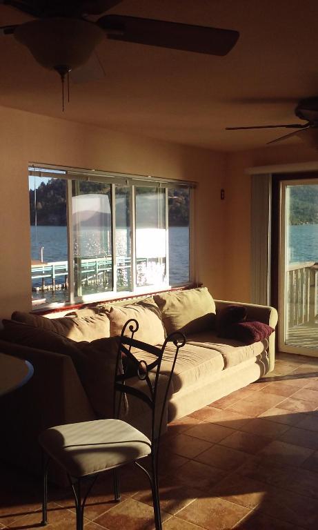 Overlooking clearlake from the living room - image 7