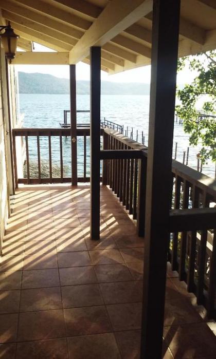 Overlooking clearlake from the living room - image 8