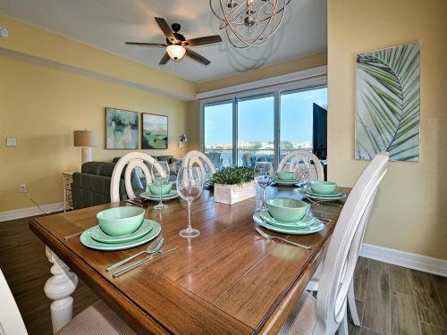 Sandpiper's Cove 203 Luxury Waterfront 3 Bedroom 2 Bath Condo 23130 - image 5