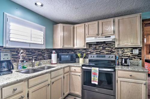 Sea Turtle Suite Condo with Clearwater Beach Views - main image