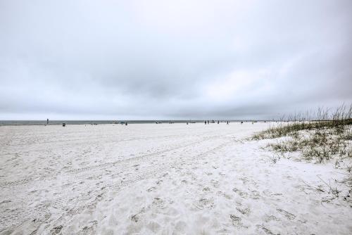 Sea Turtle Suite Condo with Clearwater Beach Views - image 3