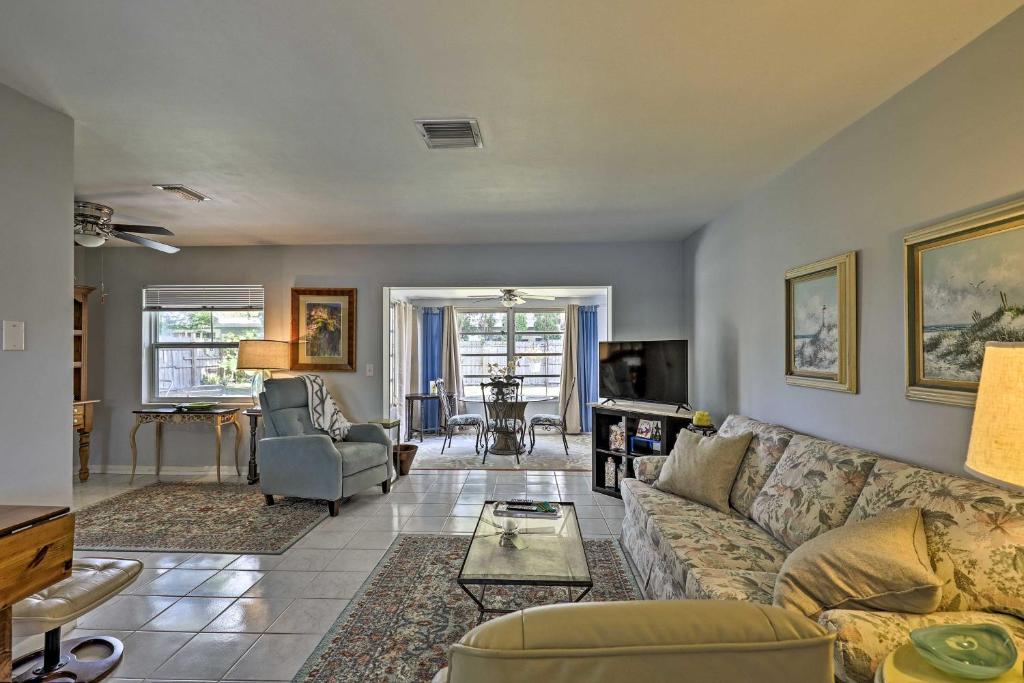 Retreat with Patio 6 mi to Clearwater Beach! - main image