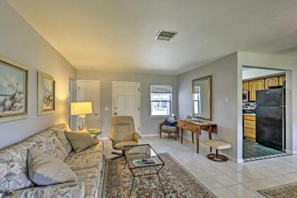 Retreat with Patio 6 mi to Clearwater Beach! - image 14