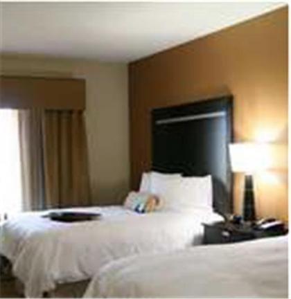 Hampton Inn & Suites Cleburne - image 13