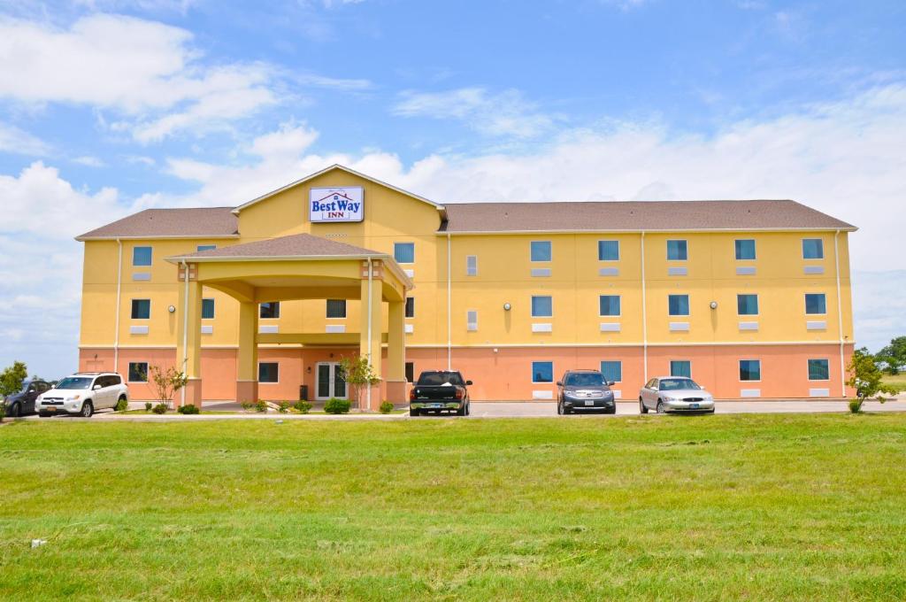 Best Way Inn Cleburne - image 2