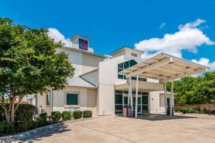 Motel 6-Cleburne TX - image 6