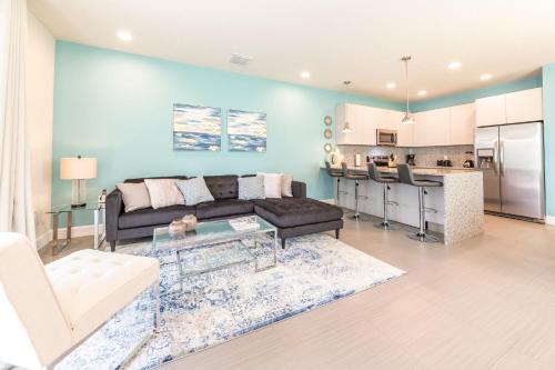 Stunning 3 bedroom townhome - main image