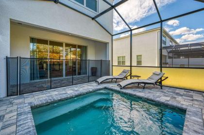 Beautiful 4 Bedroom Townhome just 15 minutes from Disney - image 16