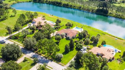 SWISS 61   Lake Denise Clermont Florida