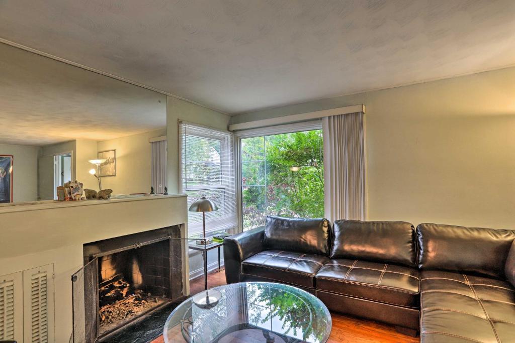 Pet-Friendly Home Less Than 8 Mi to Downtown Cleveland! - image 3