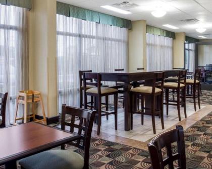 Quality Inn Cleveland - image 14