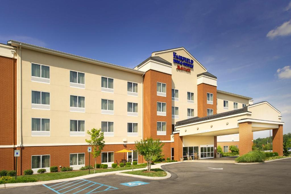 Fairfield Inn and Suites Cleveland - image 2