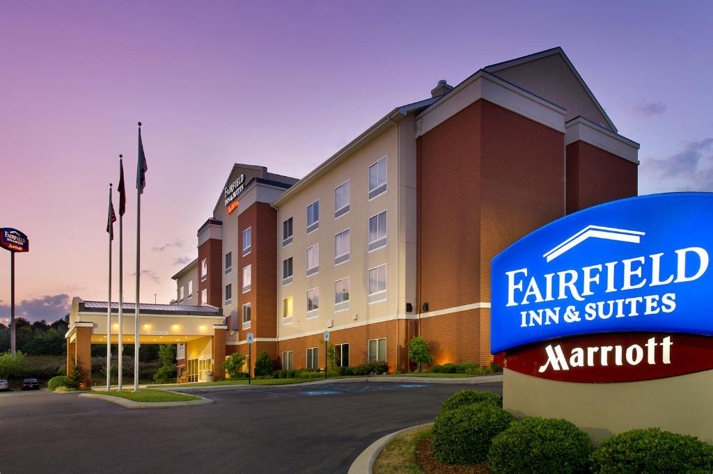 Fairfield Inn and Suites Cleveland - image 3