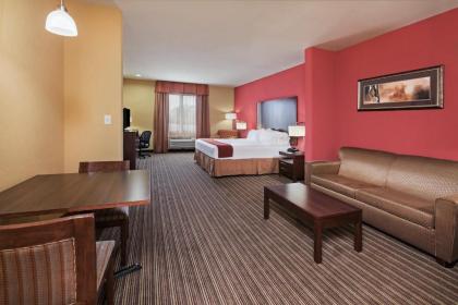 Holiday Inn Express & Suites Cleveland an IHG Hotel - image 4