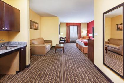 Holiday Inn Express & Suites Cleveland an IHG Hotel - image 5