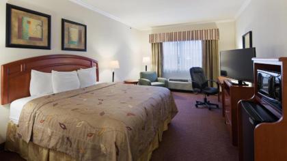 Best Western Inn & Suites Cleveland - image 2