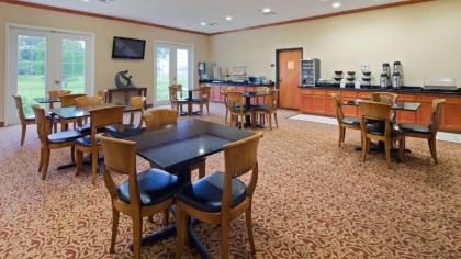 Best Western Inn & Suites Cleveland - image 3