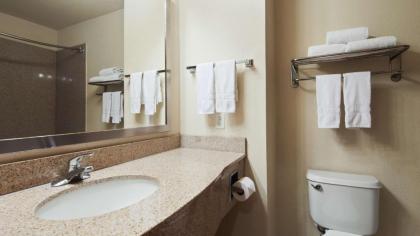 Best Western Inn & Suites Cleveland - image 6