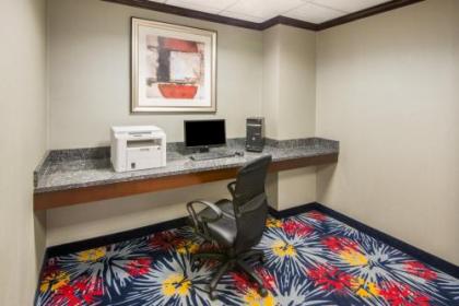 Holiday Inn Express Brookpark-Cleveland Airport Hotel - image 4