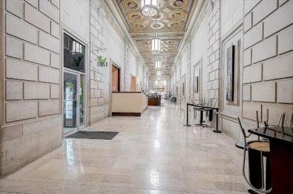 Frontdesk I Lofts at 629 Euclid Downtown Cleveland - image 12