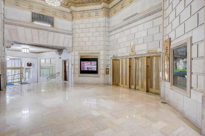 Frontdesk I Lofts at 629 Euclid Downtown Cleveland - image 9