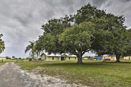 Lake Okeechobee Fishing Retreat with Fire Pit! - image 2