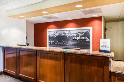 Hampton Inn Clifton Park - image 8