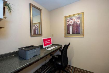 Red Roof Inn Clifton Park - image 10