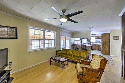 Large Clifton Home with Yard and Access to Lake Whitney - image 5