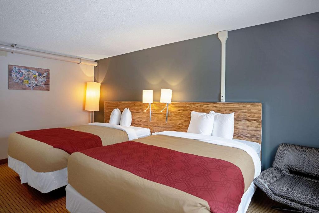 Quality Inn - image 7