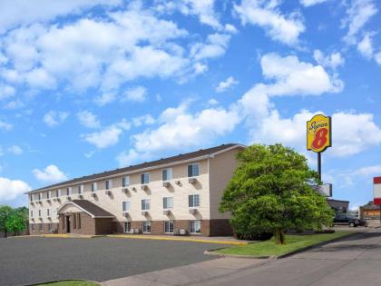 Super 8 by Wyndham Clinton Iowa