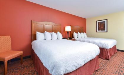 Hampton Inn Clinton - image 10