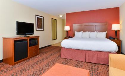 Hampton Inn Clinton - image 13