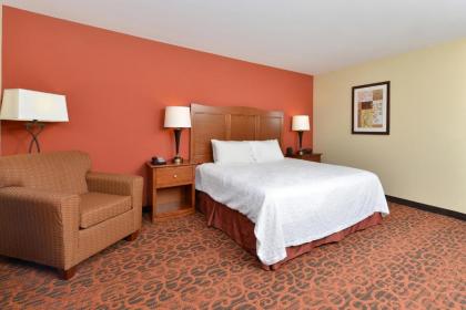 Hampton Inn Clinton - image 3