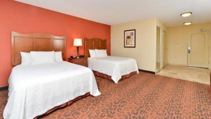 Hampton Inn Clinton - image 8