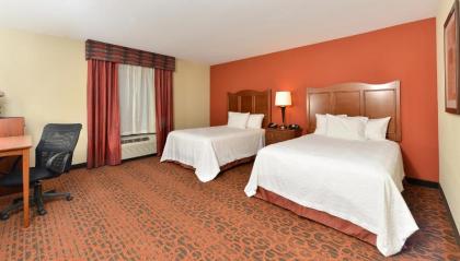 Hampton Inn Clinton - image 9