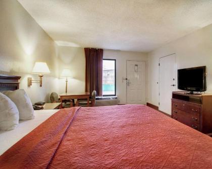 Quality Inn Clinton - image 12