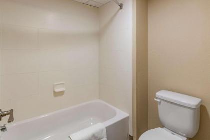 Comfort Inn Clinton - image 10