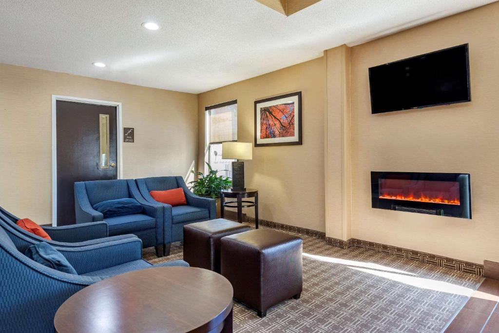 Comfort Inn Clinton - image 6